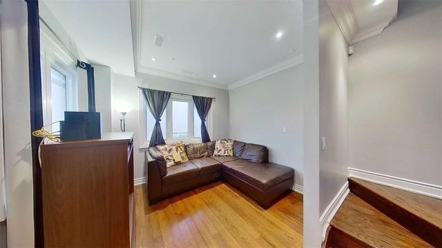 3706 Bathurst St, House attached with 4 bedrooms, 3 bathrooms and 1 parking in Toronto ON | Image 3