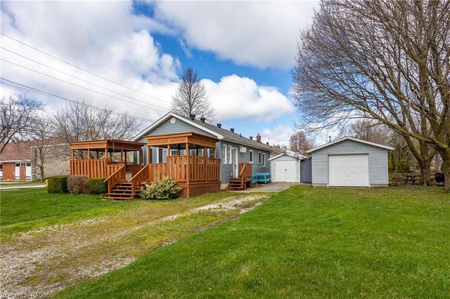 405 7th Avenue E, House detached with 2 bedrooms, 1 bathrooms and 6 parking in Owen Sound ON | Image 33