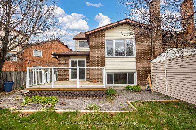 768 Thistle Down Crt, House detached with 3 bedrooms, 3 bathrooms and 3 parking in Mississauga ON | Image 19
