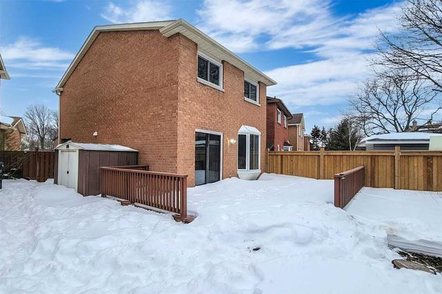 2437 Ploughshare Crt, House detached with 3 bedrooms, 3 bathrooms and 3 parking in Mississauga ON | Image 33