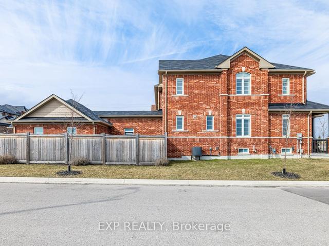 1042 Murrell Blvd, House attached with 3 bedrooms, 3 bathrooms and 4 parking in East Gwillimbury ON | Image 20