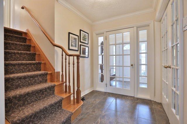 8649 Appleby Line, House detached with 4 bedrooms, 3 bathrooms and 10 parking in Milton ON | Image 3