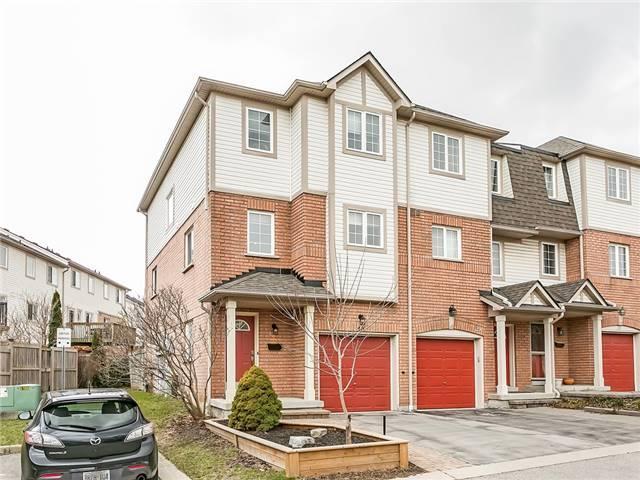 40 - 710 Spring Gardens Rd, Townhouse with 3 bedrooms, 2 bathrooms and 1 parking in Burlington ON | Image 1