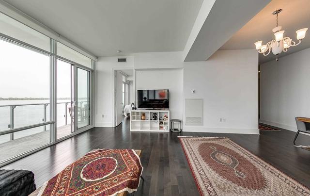 815 - 29 Queens Quay E, Condo with 2 bedrooms, 3 bathrooms and 2 parking in Toronto ON | Image 10