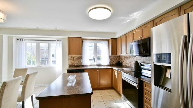 87 Wilkes Cres, House attached with 3 bedrooms, 4 bathrooms and 3 parking in Toronto ON | Image 7