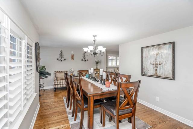 4 Medley Cres, House detached with 3 bedrooms, 2 bathrooms and 4 parking in Toronto ON | Image 9