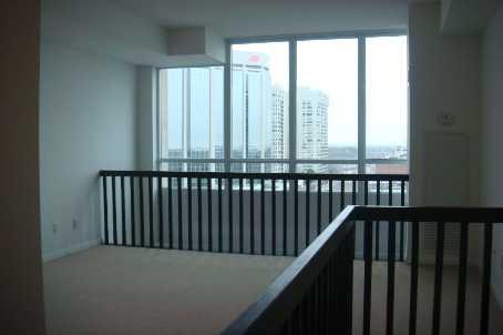 809 - 3391 Bloor St W, Condo with 1 bedrooms, 2 bathrooms and 1 parking in Toronto ON | Image 3