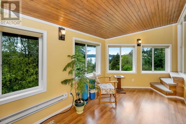 3013 Manzer Rd, House detached with 3 bedrooms, 2 bathrooms and 5 parking in Sooke BC | Image 6
