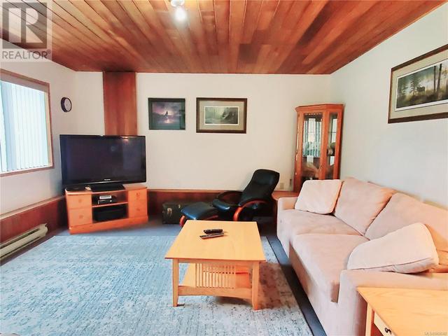320 Leighton Way, House detached with 4 bedrooms, 3 bathrooms and 4 parking in Tofino BC | Image 22