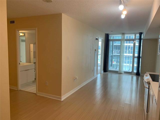 828 - 21 Iceboat Terr, Condo with 1 bedrooms, 1 bathrooms and 0 parking in Toronto ON | Image 23