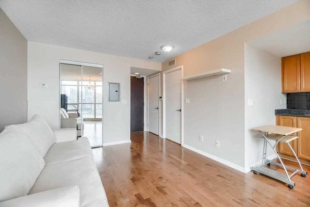 1510 - 231 Fort York Blvd, Condo with 0 bedrooms, 1 bathrooms and 0 parking in Toronto ON | Image 2