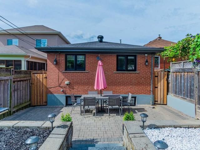 497 Northcliffe Blvd, House detached with 3 bedrooms, 2 bathrooms and 1 parking in Toronto ON | Image 24