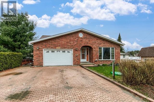1202 Dew Drop Road, House detached with 3 bedrooms, 2 bathrooms and null parking in Greater Sudbury ON | Image 2