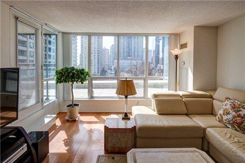 306 - 18 Parkview Ave, Condo with 3 bedrooms, 2 bathrooms and 1 parking in Toronto ON | Image 5