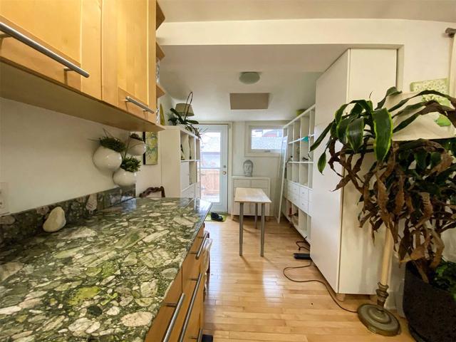 main - 122 Crawford St, House semidetached with 1 bedrooms, 1 bathrooms and 0 parking in Toronto ON | Image 15