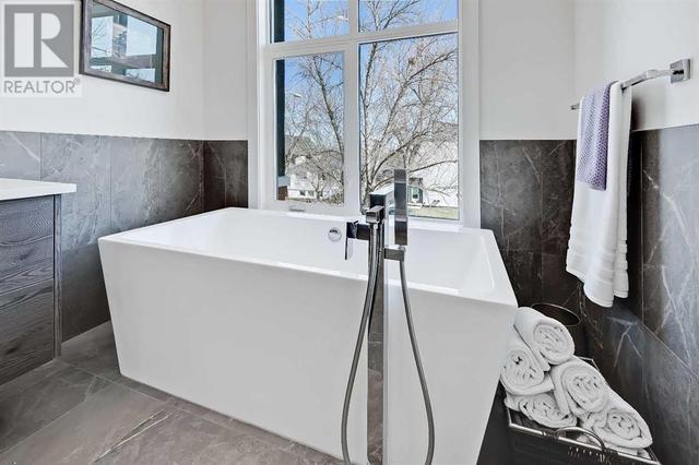 3604 28 Avenue Sw, House semidetached with 4 bedrooms, 3 bathrooms and 2 parking in Calgary AB | Image 25