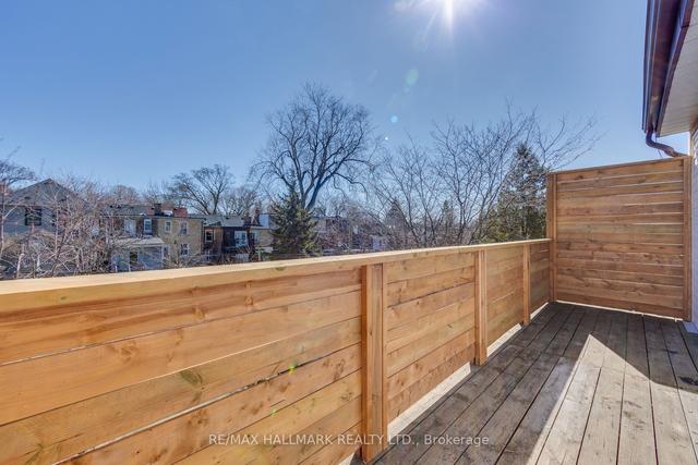 327 Kenilworth Ave, House detached with 4 bedrooms, 3 bathrooms and 4 parking in Toronto ON | Image 8