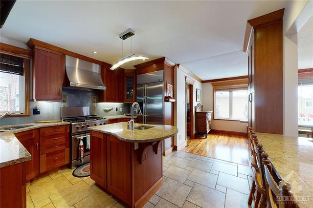 274 Faircrest Road, House detached with 5 bedrooms, 2 bathrooms and 8 parking in Ottawa ON | Image 6