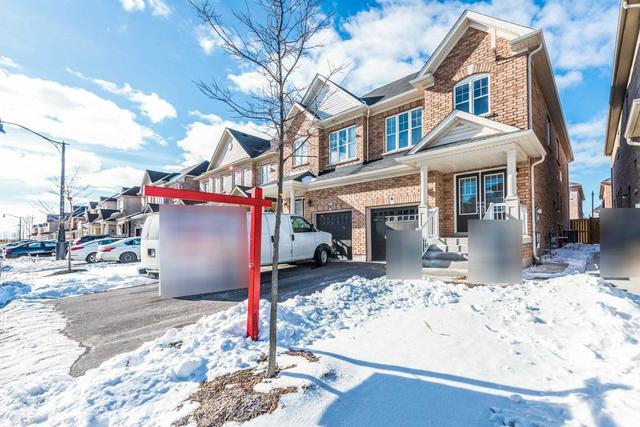 55 Yardley Cres, House semidetached with 4 bedrooms, 3 bathrooms and 3 parking in Brampton ON | Image 1