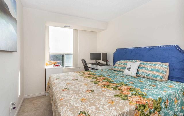 1704 - 135 Hillcrest Ave, Condo with 2 bedrooms, 2 bathrooms and 1 parking in Mississauga ON | Image 17