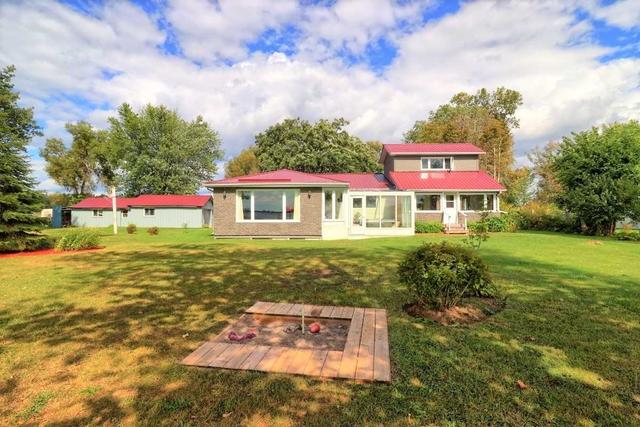 282 Harbard Lane, House detached with 3 bedrooms, 1 bathrooms and 12 parking in Prince Edward County ON | Image 38