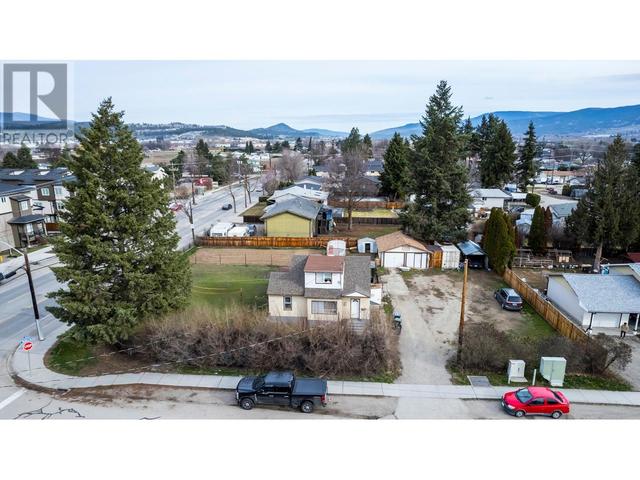 122 Wallace Road, House detached with 3 bedrooms, 2 bathrooms and 6 parking in Kelowna BC | Image 3