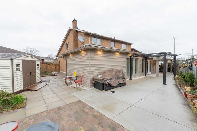 10 Lord Crt, House detached with 3 bedrooms, 4 bathrooms and 5 parking in Hamilton ON | Image 32
