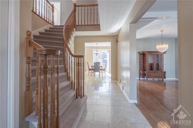 1910 Rosebella Avenue, House detached with 5 bedrooms, 4 bathrooms and 6 parking in Ottawa ON | Image 2