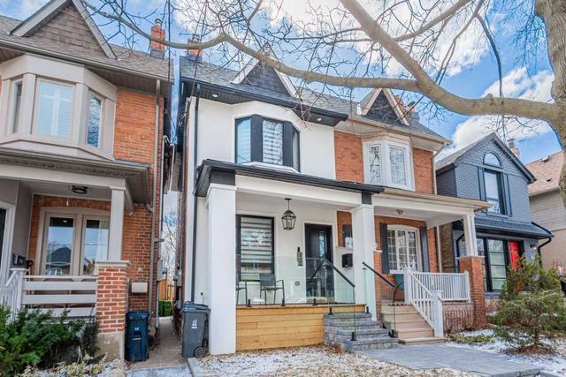 245 Bowood Ave, House semidetached with 3 bedrooms, 4 bathrooms and 1 parking in Toronto ON | Image 1