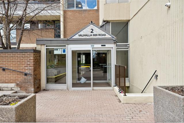 224 - 2 Valhalla Inn Rd, Condo with 3 bedrooms, 3 bathrooms and 1 parking in Toronto ON | Image 32
