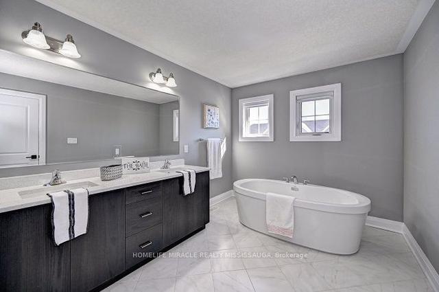 302 Raspberry Pl, House detached with 4 bedrooms, 4 bathrooms and 4 parking in Waterloo ON | Image 19