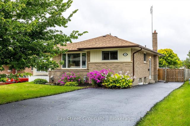 252 Riverview Hts, House detached with 2 bedrooms, 2 bathrooms and 4 parking in Peterborough ON | Image 1