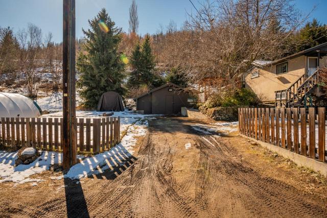 228 1st Ave, House detached with 4 bedrooms, 1 bathrooms and 5 parking in Kootenay Boundary B BC | Image 5