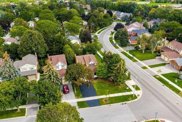 4048 Stonemason Cres, House detached with 3 bedrooms, 2 bathrooms and 3 parking in Mississauga ON | Image 1