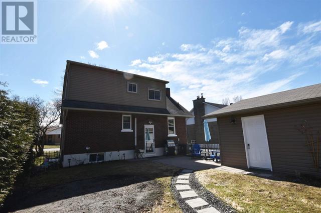 49 Grandview Ave, House detached with 3 bedrooms, 3 bathrooms and null parking in Sault Ste. Marie ON | Image 12