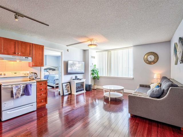 418 - 2737 Keele St, Condo with 1 bedrooms, 1 bathrooms and 1 parking in Toronto ON | Image 2