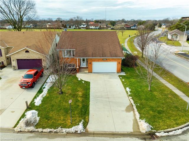 1501 Henley Crescent, House detached with 5 bedrooms, 2 bathrooms and 6 parking in Sarnia ON | Image 30