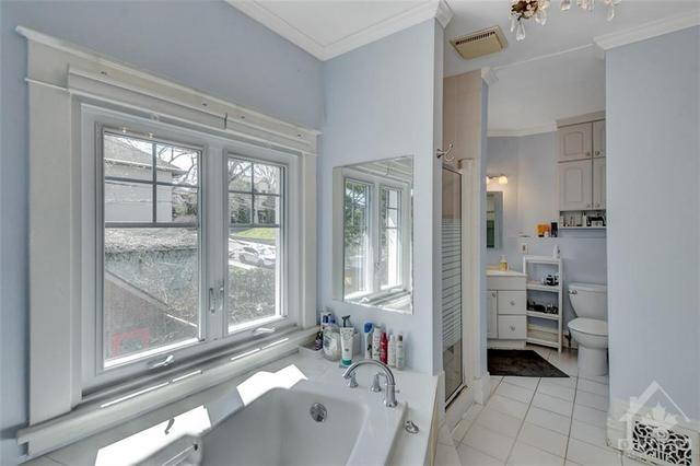 274 Holmwood Avenue, Home with 3 bedrooms, 2 bathrooms and 1 parking in Ottawa ON | Image 21
