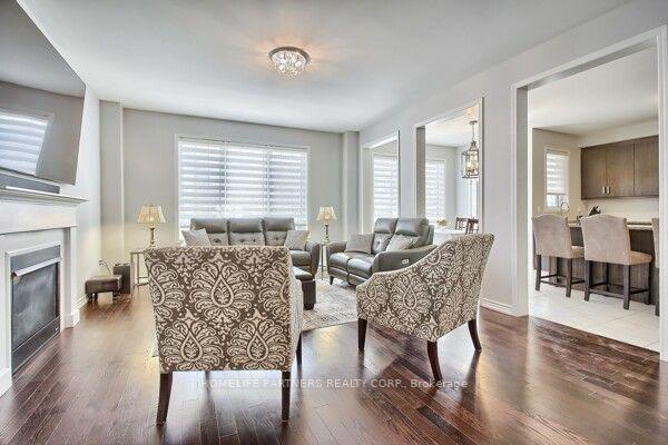89 Faust Rdge, House detached with 4 bedrooms, 4 bathrooms and 6 parking in Vaughan ON | Image 2