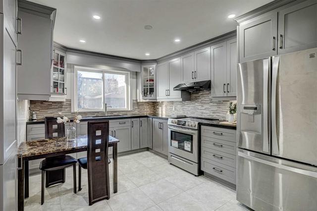162 Varsity Rd, House detached with 5 bedrooms, 3 bathrooms and 5 parking in Toronto ON | Image 4