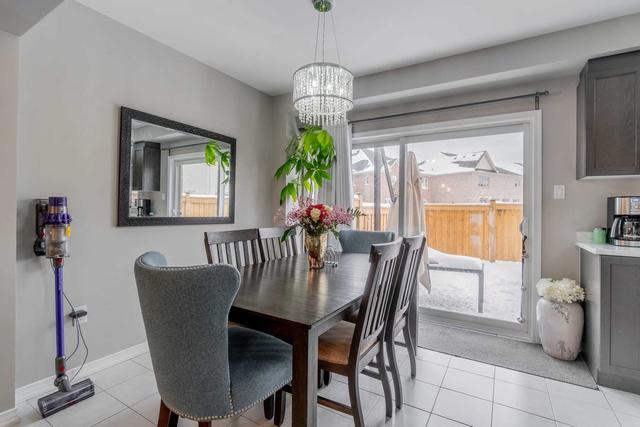 24 Spofford Dr, House attached with 3 bedrooms, 3 bathrooms and 3 parking in Whitchurch Stouffville ON | Image 19