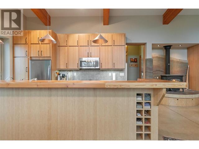 102 Vista Place, House detached with 3 bedrooms, 2 bathrooms and 8 parking in Okanagan Similkameen E BC | Image 13