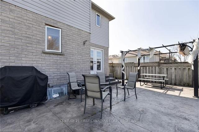 231 Parkview Dr, House detached with 3 bedrooms, 3 bathrooms and 3 parking in Strathroy Caradoc ON | Image 20