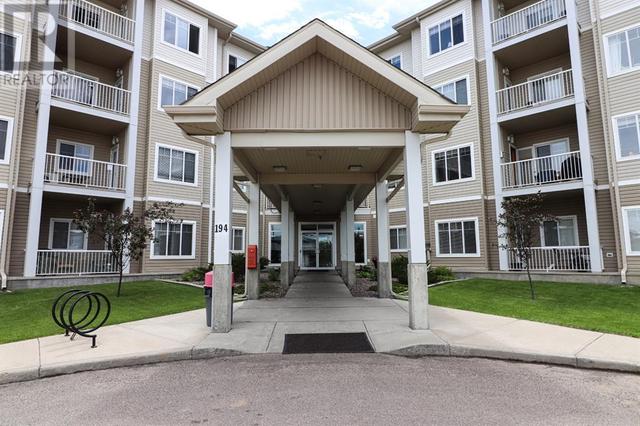 215, - 194 Sunrise Circle Sw, Condo with 2 bedrooms, 2 bathrooms and 1 parking in Medicine Hat AB | Card Image