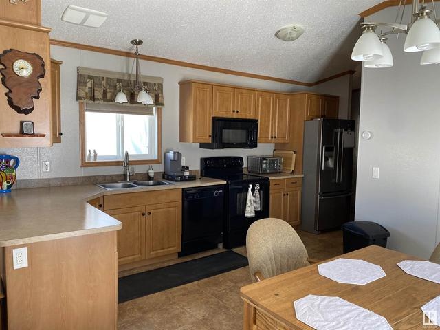 110 - 2251 50 St, Home with 3 bedrooms, 2 bathrooms and null parking in Drayton Valley AB | Image 4