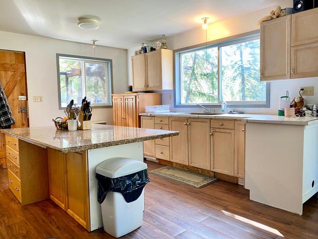 11160 Granby Road, House detached with 3 bedrooms, 1 bathrooms and null parking in Kootenay Boundary D BC | Image 4
