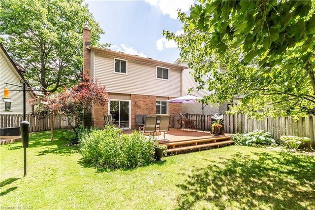 7 Valeriote Place, House detached with 3 bedrooms, 2 bathrooms and 5 parking in Guelph ON | Image 37