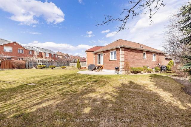 72 Mosley Cres, House detached with 2 bedrooms, 2 bathrooms and 5.5 parking in Brampton ON | Image 28