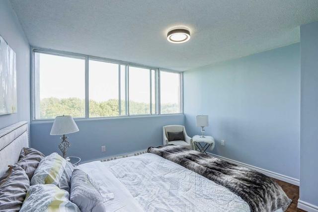 809 - 530 Lolita Gdns, Condo with 3 bedrooms, 1 bathrooms and 1 parking in Mississauga ON | Image 10