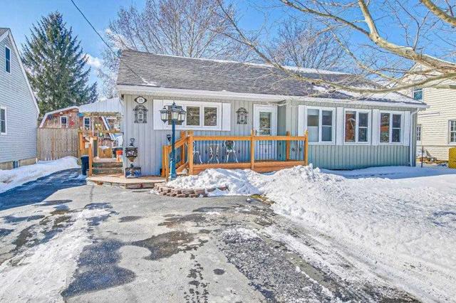 335 Victoria St, House detached with 3 bedrooms, 2 bathrooms and 3 parking in Woodstock ON | Image 1